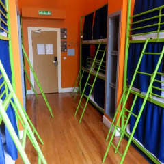 Отель Home Brighton Backpackers Кровать в общем номере с двухъярусной кроватью фото 4