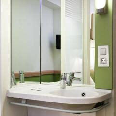 Отель Ibis Budget Madrid Calle 30 Стандартный номер с различными типами кроватей фото 3