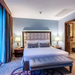 Chatrium Hotel Royal Lake Yangon 5* Люкс с двуспальной кроватью фото 22