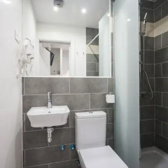 Отель Hostal CC Malasaña Стандартный номер с различными типами кроватей фото 12
