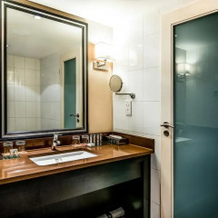 Renaissance Amsterdam Hotel 5* Стандартный номер с различными типами кроватей фото 12