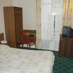 Отель Hôtel du Roi René 2* Стандартный номер с 2 отдельными кроватями фото 6