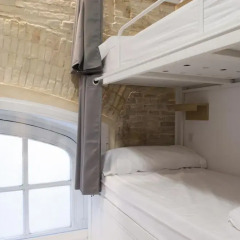 Up Station Hostel Валенсия спа