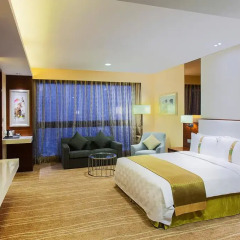 Отель Holiday Inn Chengdu Xindu 4* Улучшенный номер с различными типами кроватей фото 5