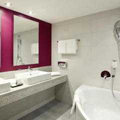 Отель Mercure Salzburg Central Австрия, Зальцбург - 3 отзыва об отеле, цены и фото номеров - забронировать отель Mercure Salzburg Central онлайн ванная фото 2