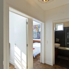 Отель Lada River House сейф в номере