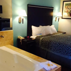 Отель Days Inn by Wyndham Long Beach City Center 2* Люкс с различными типами кроватей фото 3