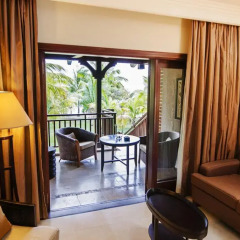 Отель LUX* Le Morne 5* Улучшенный номер с различными типами кроватей фото 2