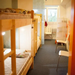 Garage Hostel Кровать в женском общем номере с двухъярусной кроватью фото 11