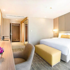 Отель Compass Skyview 5* Номер Премьер фото 8