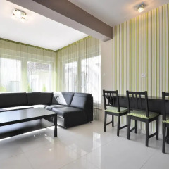 Апартаменты Dom & House - Apartments Sunrise Сопот комната для гостей фото 5