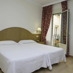 Hotel Europa 3* Стандартный номер с двуспальной кроватью