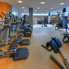 Отель Hilton Cologne фитнесс-зал