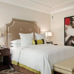 Отель Caesars Palace 5* Номер категории Премиум с двуспальной кроватью