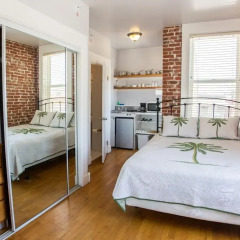 Venice Beach Suites & Hotel 2* Люкс с различными типами кроватей