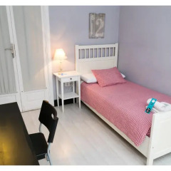 Отель B&B Hi Valencia Cánovas 3* Номер с общей ванной комнатой с различными типами кроватей (общая ванная комната) фото 8