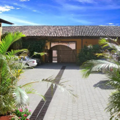 Hotel Posada de Don Juan парковка
