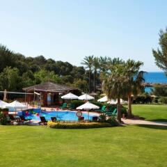 Отель The St. Regis Mardavall Mallorca Resort 5* Номер Делюкс с различными типами кроватей фото 3