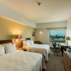 Отель Holiday Inn Select 4* Стандартный номер фото 2