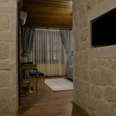 Elevres Stone House Hotel 4* Люкс повышенной комфортности с различными типами кроватей фото 30