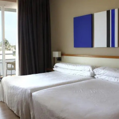 Отель Subur Maritim 4* Стандартный номер с различными типами кроватей фото 9