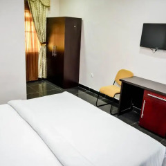 Отель Power Mike Guest House комната для гостей фото 5