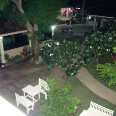 Отель Seabeach Guest House Branch 3 парковка