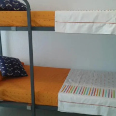 Отель Go Bcn Hostal Ideal Badal Стандартный семейный номер с двуспальной кроватью (общая ванная комната) фото 6