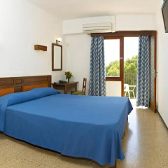 Отель Hostal Condemar комната для гостей фото 3