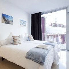 Отель Charmsuites Nou Rambla Апартаменты с различными типами кроватей