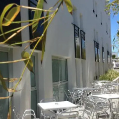 Отель B&B Hôtel CANNES Ouest La Bocca
