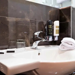 Отель Majestic Plaza 5* Люкс