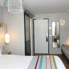 Best Western Plus Hotel Litteraire Marcel Ayme сейф в номере