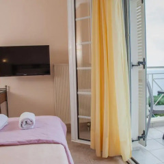 Апартаменты Brentanos Apartments ~ A ~ View of Paradise Апартаменты с различными типами кроватей фото 10