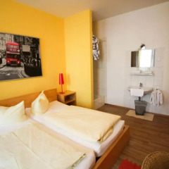 Отель Pension/Guesthouse am Hauptbahnhof Стандартный номер с двуспальной кроватью (общая ванная комната) фото 7