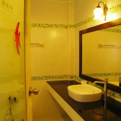 Отель Ananda Villa 2* Улучшенный номер с двуспальной кроватью фото 8