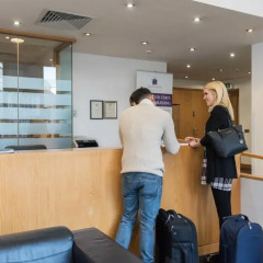 Отель PREMIER SUITES Manchester интерьер отеля