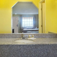 Отель Days Inn & Suites by Wyndham Vicksburg 2* Стандартный номер с 2 отдельными кроватями фото 2