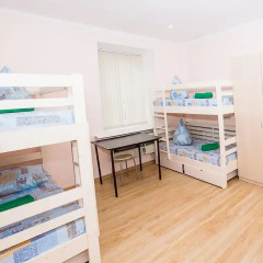 Hostel Lime Кровать в женском общем номере с двухъярусной кроватью