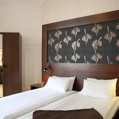 Queen's Hotel 3* Стандартный номер с двуспальной кроватью фото 2