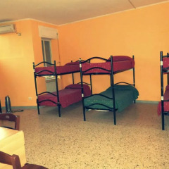 Hostel Prima Base Кровать в мужском общем номере с двухъярусной кроватью фото 2