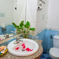 Hanoi 3B Hotel 2* Улучшенный номер с двуспальной кроватью фото 2
