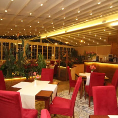 Отель Boutique Restorant GLORIA Албания, Тирана - отзывы, цены и фото номеров - забронировать отель Boutique Restorant GLORIA онлайн гостиничный бар