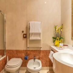 Paris Hotel 3* Улучшенный номер с двуспальной кроватью фото 5