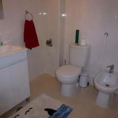 Отель Alveiros Apartamentos Praia dos Aveiros ванная фото 2