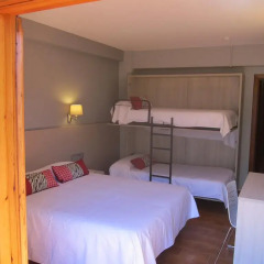 Hotel Mesón de L'Ainsa 2* Стандартный семейный номер с двуспальной кроватью