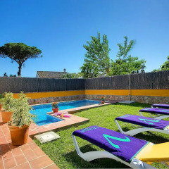 Отель Villas Dehesa Roche Viejo Испания, Кониль-де-ла-Фронтера - отзывы, цены и фото номеров - забронировать отель Villas Dehesa Roche Viejo онлайн спортивное сооружение
