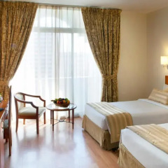 Landmark Plaza Hotel комната для гостей фото 4