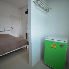 Отель Jc Guesthouse сейф в номере