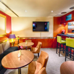 Отель Leonardo Hotel & Residenz München Германия, Мюнхен - 11 отзывов об отеле, цены и фото номеров - забронировать отель Leonardo Hotel & Residenz München онлайн гостиничный бар